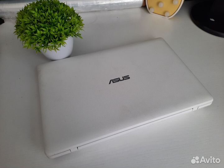 Ноутбук Asus на запчасти