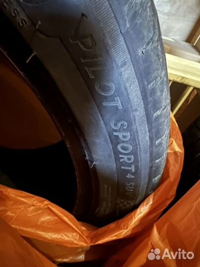 Michelin Pilot Sport 4 SUV 265/40 R21 и 295/35 R21