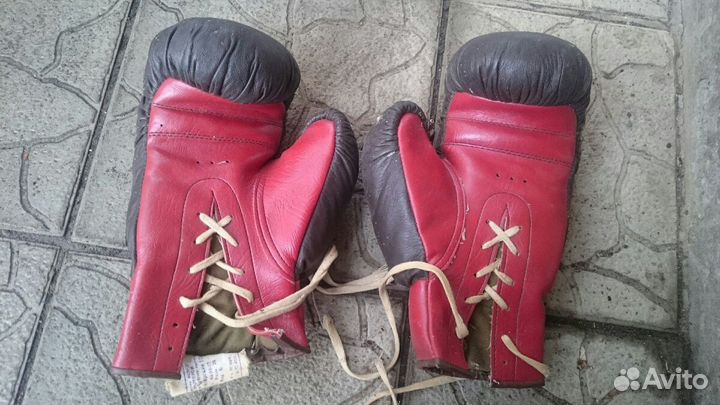 Боксерские перчатки