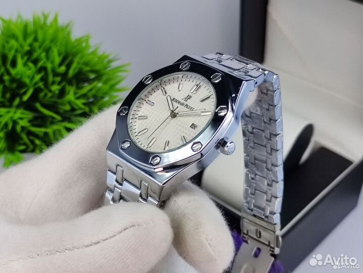 Новые мужские наручные часы