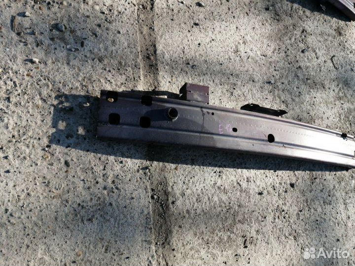 Усилитель бампера передний Nissan Note E12 HR12DDR