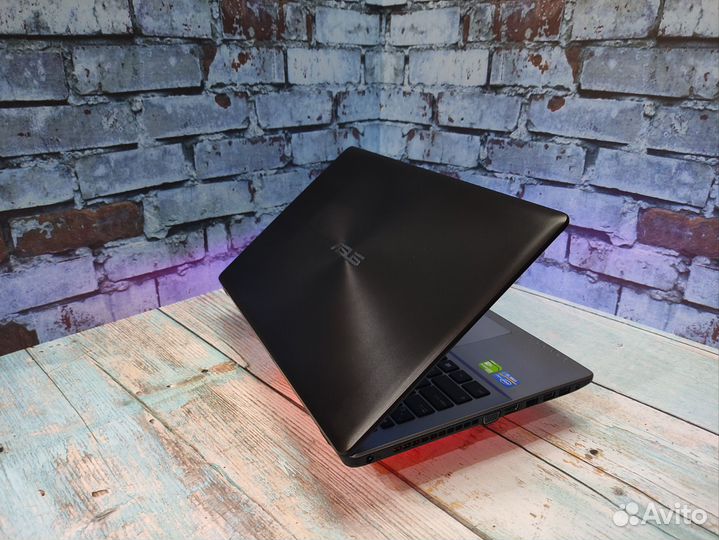 Шустрый ноутбук asus Core i3/GT720M/8gb/ssd
