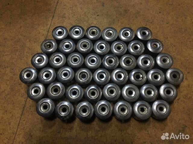 Колпачки на болты дисков Таурег нф