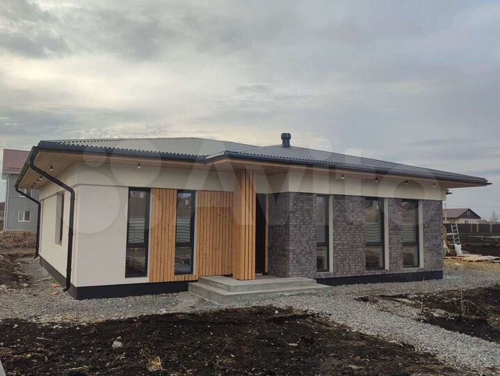 Коттедж 170 м² на участке 8 сот.