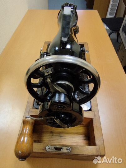 Швейная машина Подольск ручная