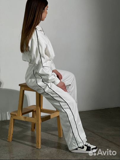 Женский спортивный костюм