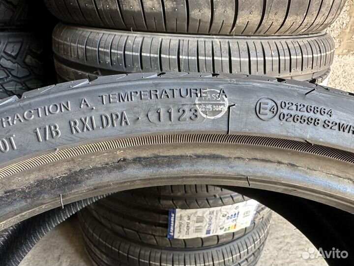Arivo Ultra ARZ5 275/30 R21