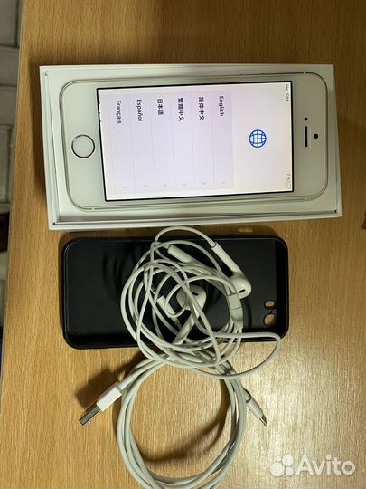 iPhone SE, 32 ГБ