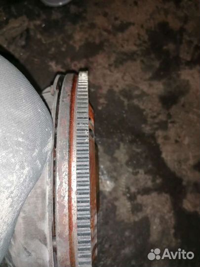 Коленвал Дискавори 3.9