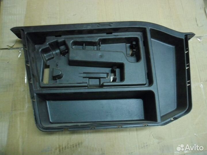 BMW 3 (F30) Крепление инструментов 2011-2018 год