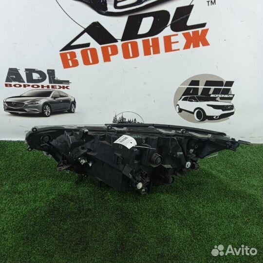 Фара LED правая Toyota Rav4 XA50 2018-2020