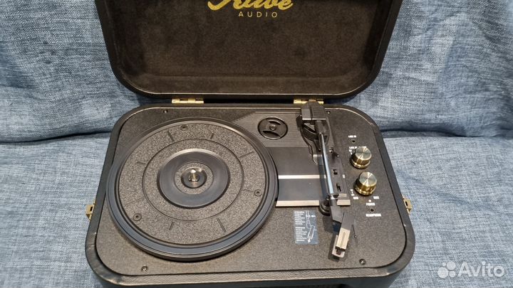 Проигрыватель винила alive audio stories