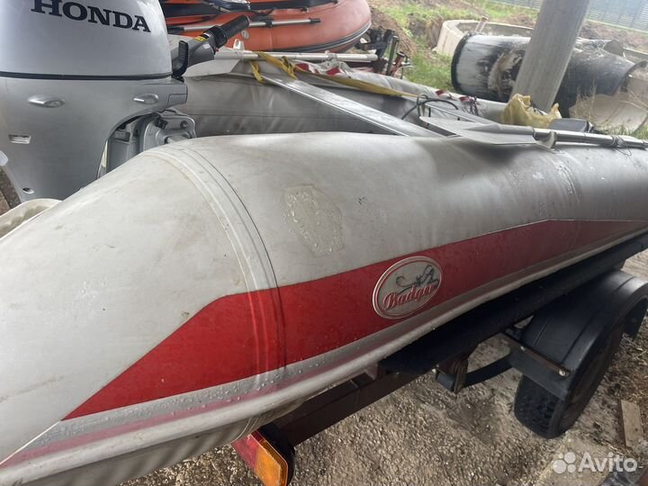 Лодка с мотором