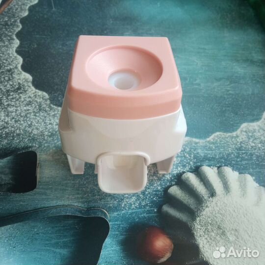 Дозатор для зубной пасты