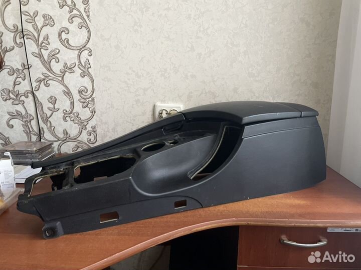 Подлокотник bmw 5 e60/e61