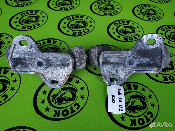 Кронштейн глушителя Audi A4 8E cabrio