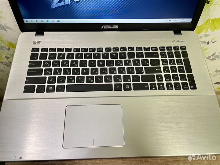 Ноутбук Asus / Core i5 / 2 видеокарты