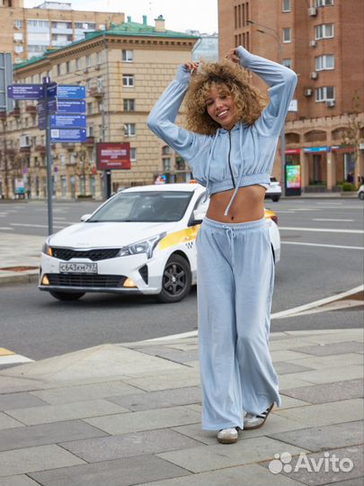 Спортивный костюм велюровый женский 42/44 новый