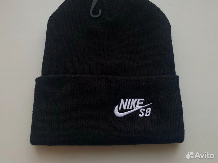 Комплект шапка и перчатки nike