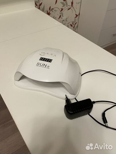 Лампа для ногтей