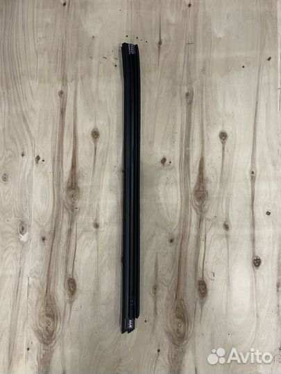 Накладка стекла задняя правая Lexus RX450h