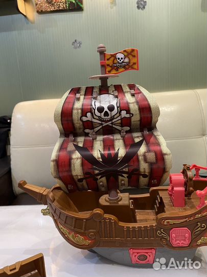 Пиратский корабль