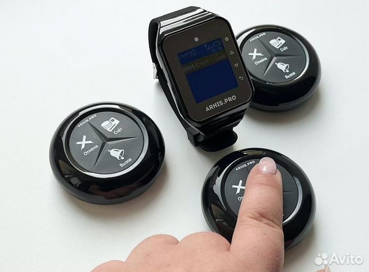 Кнопка вызова официанта с часами в кальянную