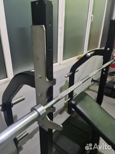 Скамья для жима наклонная Technogym