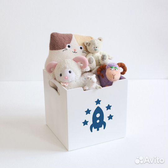 Коробка с игрушками