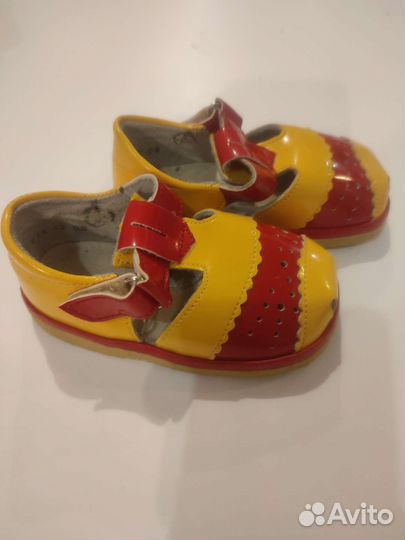 Сандали новые