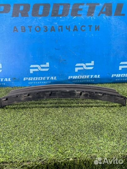 Решетка в бампер передняя Skoda Octavia A5