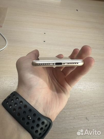 iPhone 8, 64 ГБ
