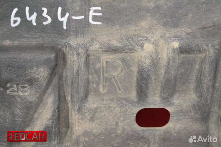 Пыльник двигателя правый нижний Toyota Camry V50