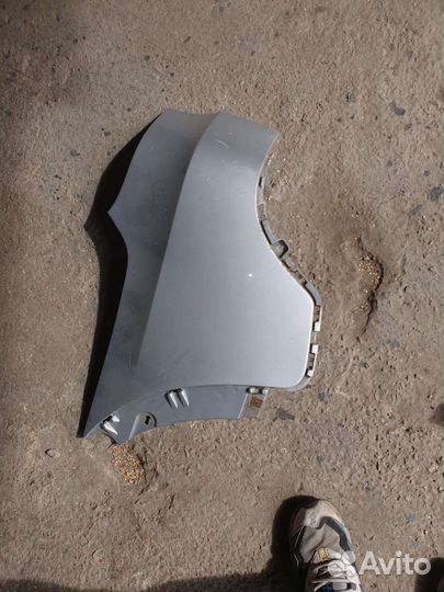 Задний правый кусок бампера на бмв х5 е70