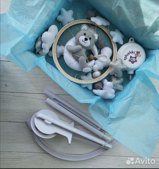 Продам мобиль в детскую кроватку ручной работы