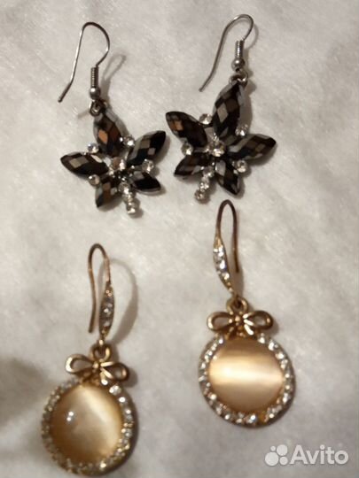 Сережки разные