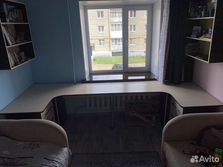 Письменный стол