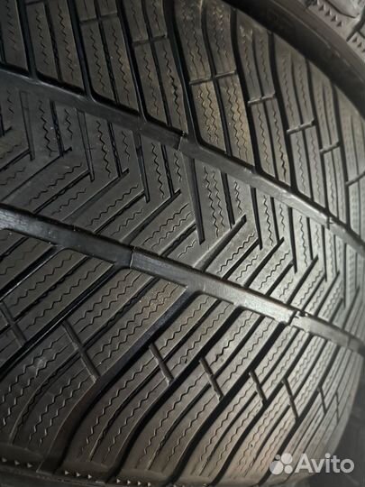 Michelin Pilot Alpin 4 255/40 R20 и 285/35 R20 V