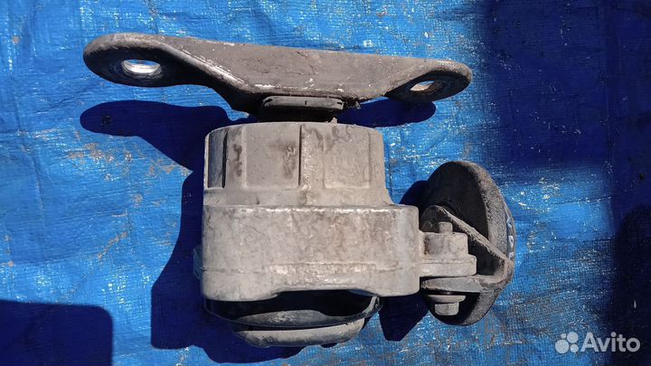 Ford Mondeo 3 2.0 tdci подушка двигателя