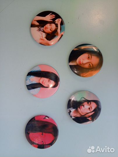 Кпоп значки