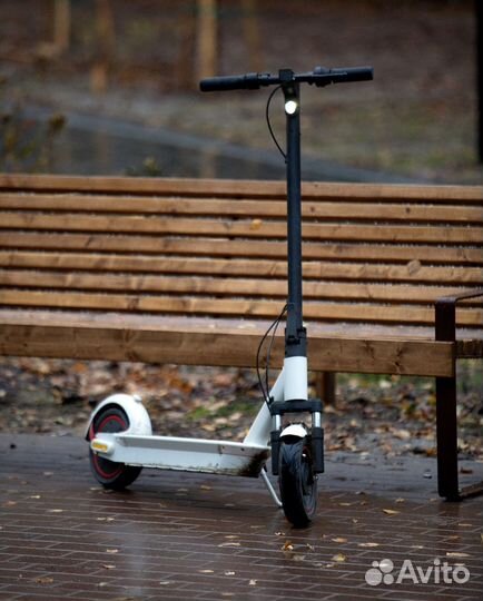 Электросамокат Yokamura i8 moto белый
