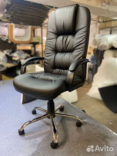 Компьютерное офисное кресло