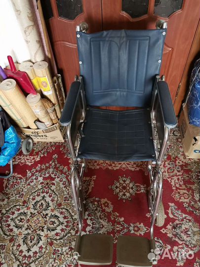 Инвалидная коляска, стул