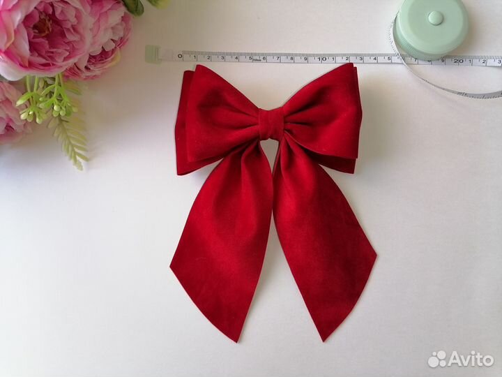 Бант на заколке из замши