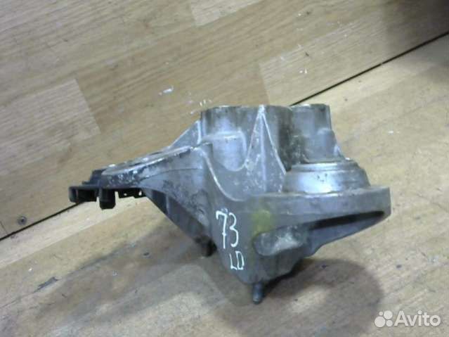 Кронштейн двигателя Audi A4 B5 (S4,RS4) 8D0199352H