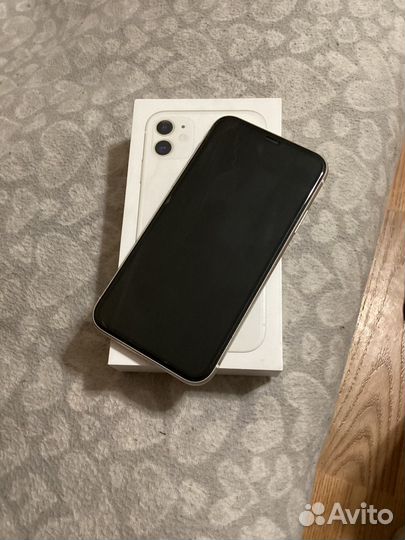 iPhone 11, 64 ГБ