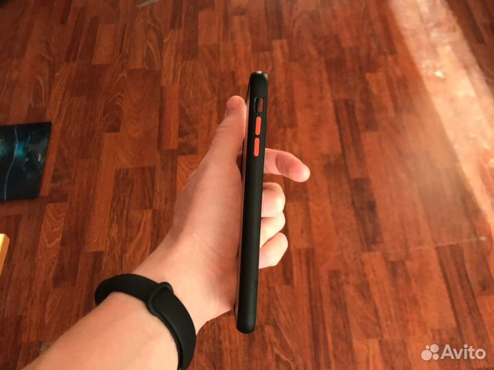 Чехлы на телефон