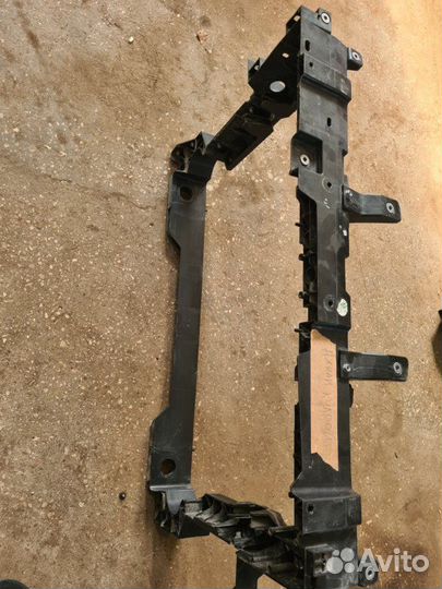 Рамка радиатора Geely Coolray SX11 2020