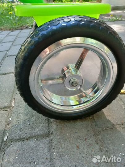 Трехколесный велосипед