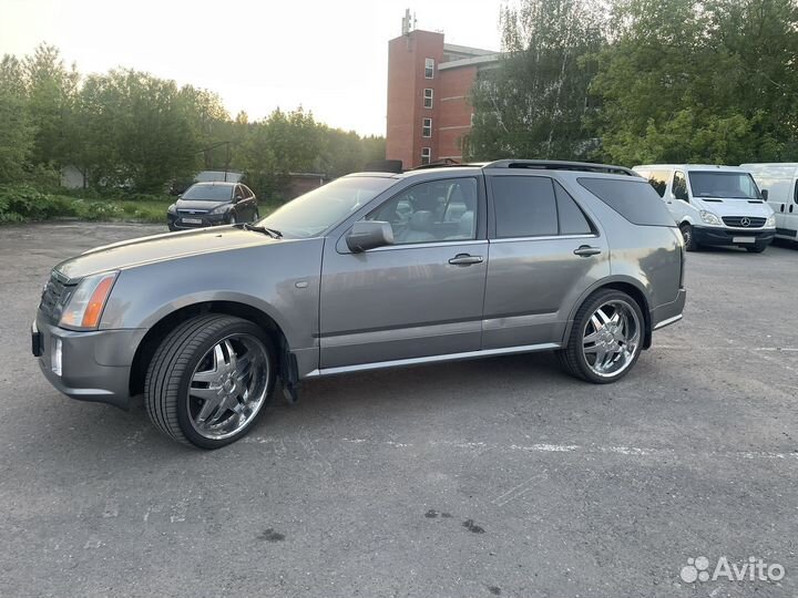 Cadillac SRX 4.6 AT, 2004, 241 000 км